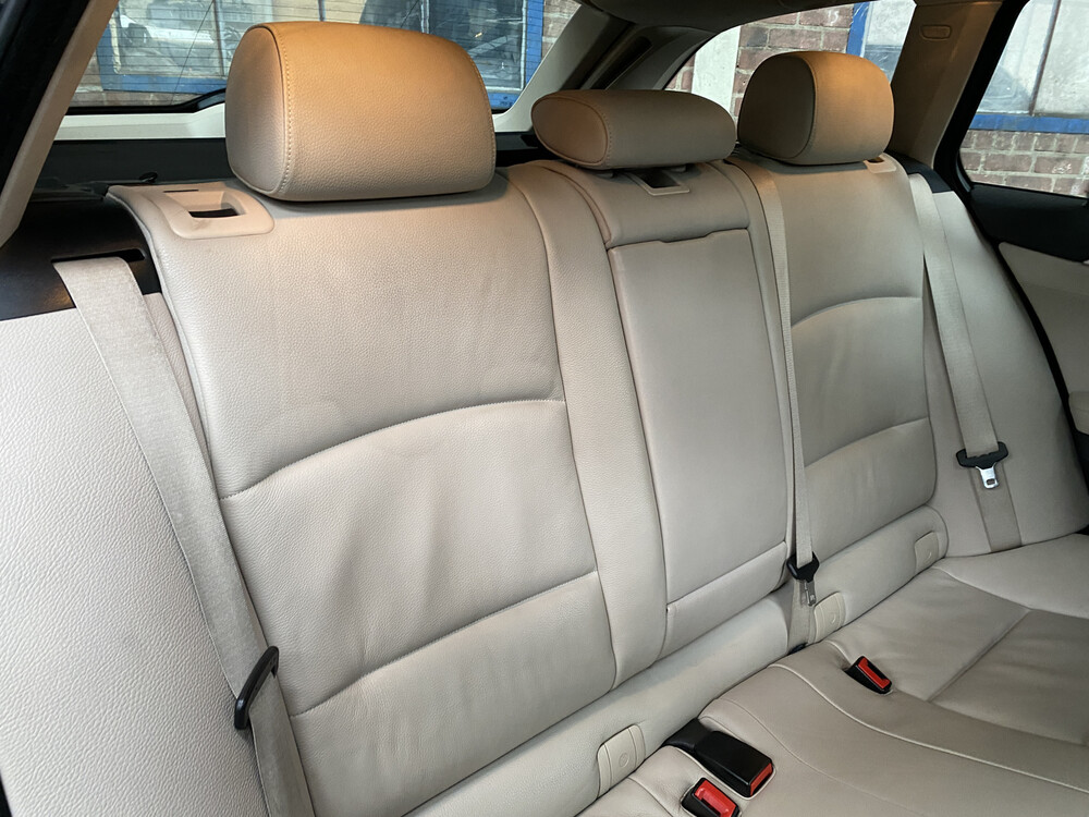 BMW 520d Touring Executive 184hp 2011 5 Series, KL-645-J.