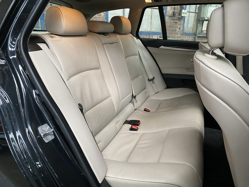 BMW 520d Touring Executive 184hp 2011 5 Series, KL-645-J.