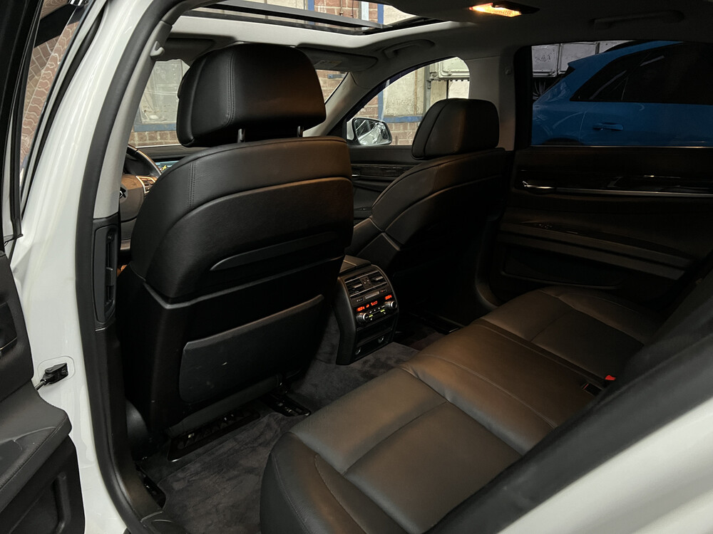 BMW ActiveHybrid7 F04 4.4 465PS 2011