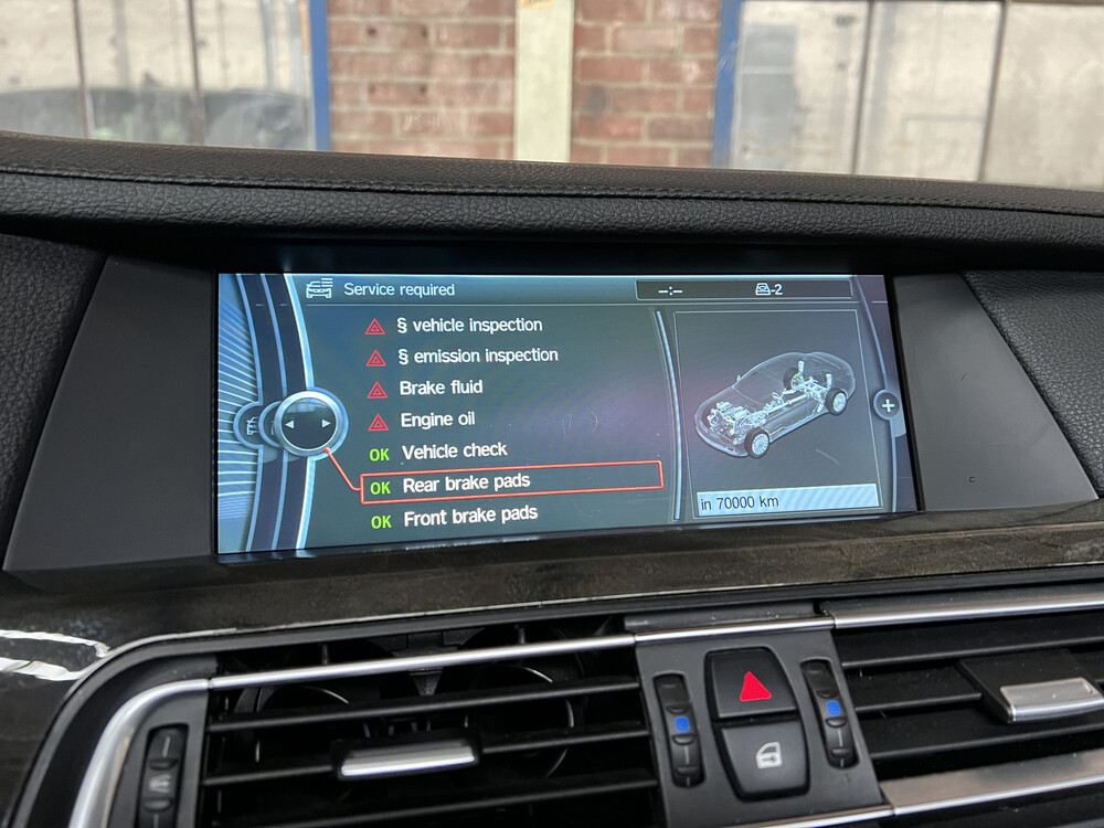 BMW ActiveHybrid7 F04 4.4 465PS 2011