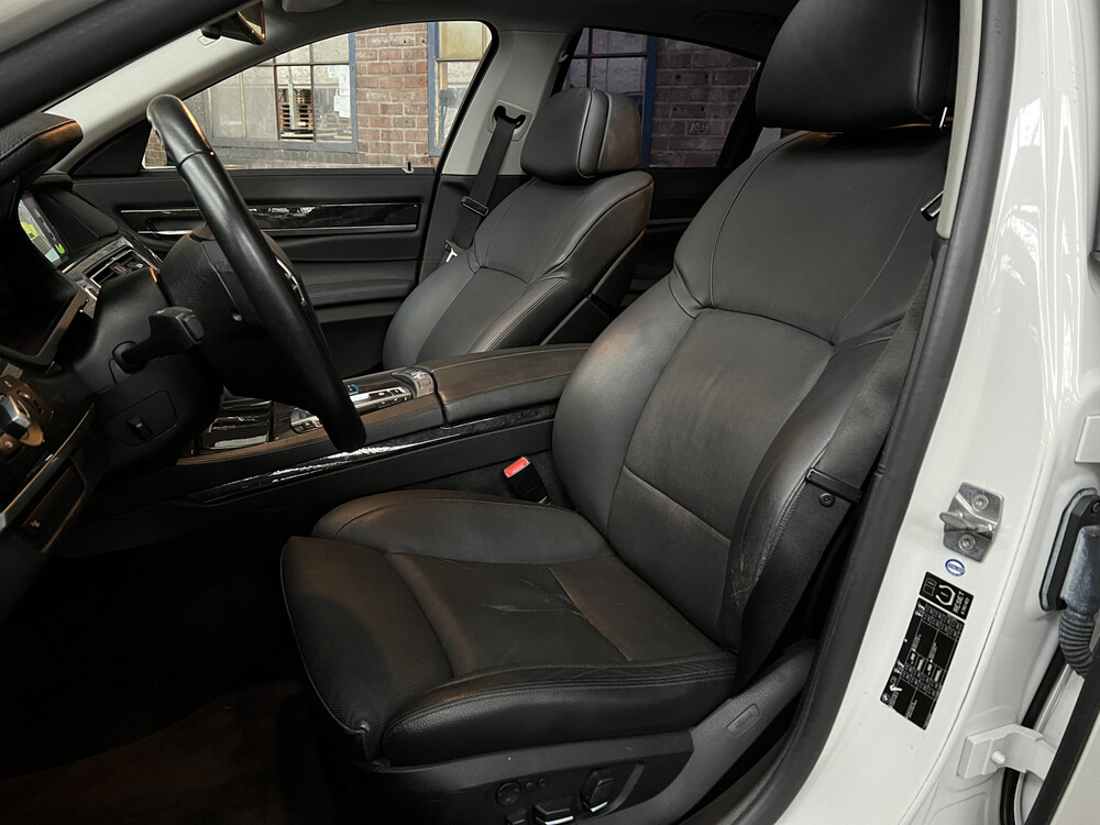 BMW ActiveHybrid7 F04 4.4 465PS 2011