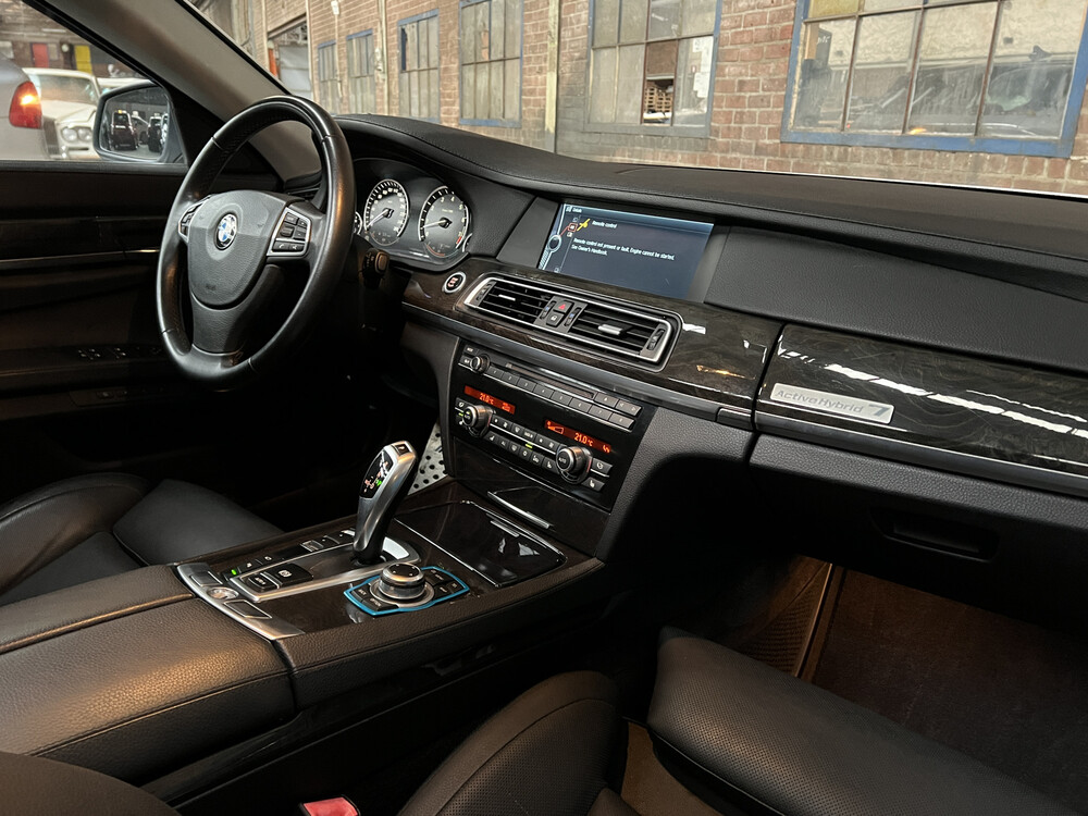 BMW ActiveHybrid7 F04 4.4 465PS 2011