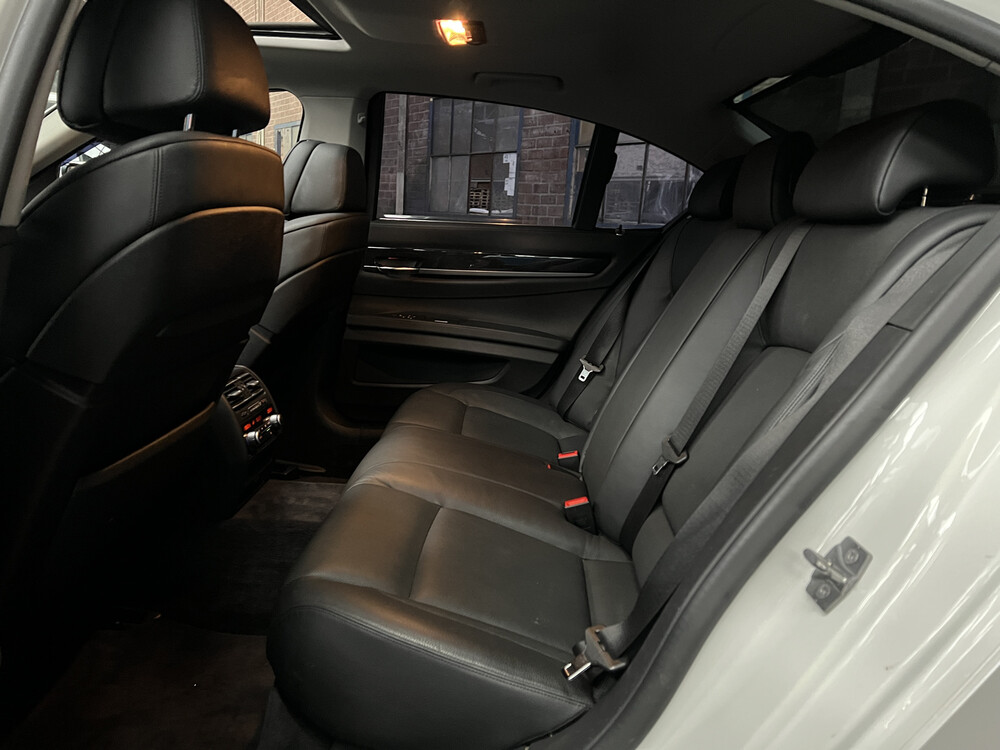 BMW ActiveHybrid7 F04 4.4 465PS 2011