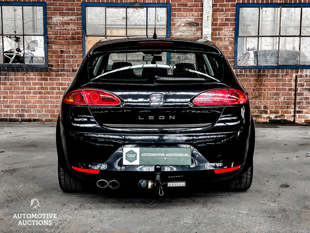 Seat Leon Stylance 102hp 2006 -Orig. NL-, 17-SJ-KK