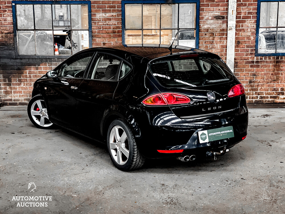 Seat Leon Stylance 102hp 2006 -Orig. NL-, 17-SJ-KK