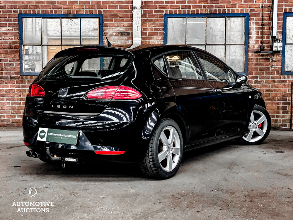 Seat Leon Stylance 102hp 2006 -Orig. NL-, 17-SJ-KK