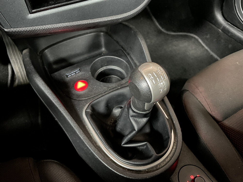 Seat Leon Stylance 102hp 2006 -Orig. NL-, 17-SJ-KK