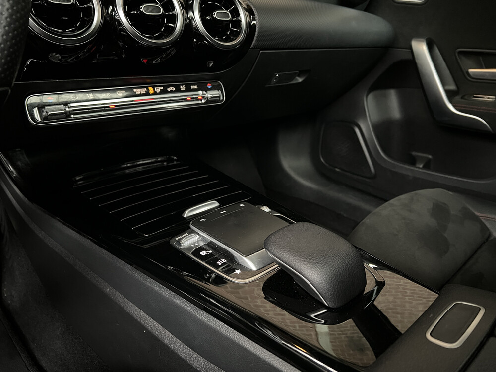 Mercedes-Benz 180d AMG Business Solution MJ-2019 116PS 2018 A-Klasse -Orig. NL-, TL-568-F.