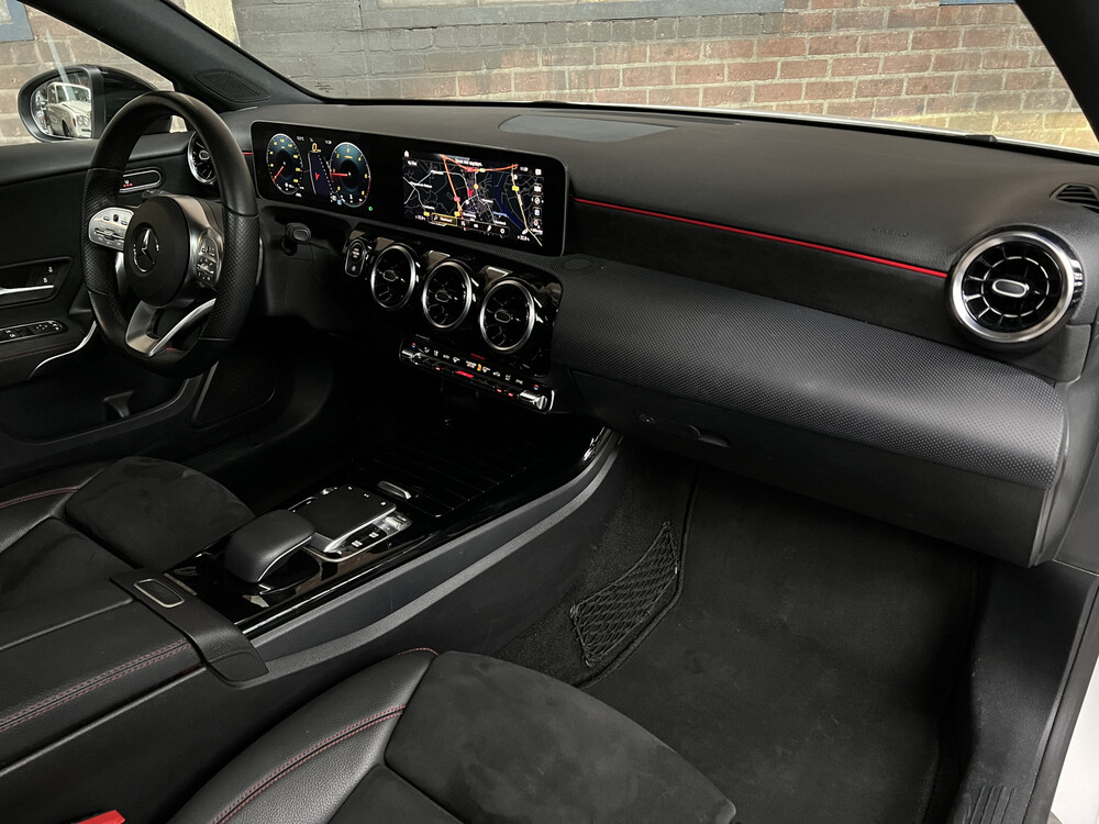 Mercedes-Benz 180d AMG Business Solution MJ-2019 116PS 2018 A-Klasse -Orig. NL-, TL-568-F.