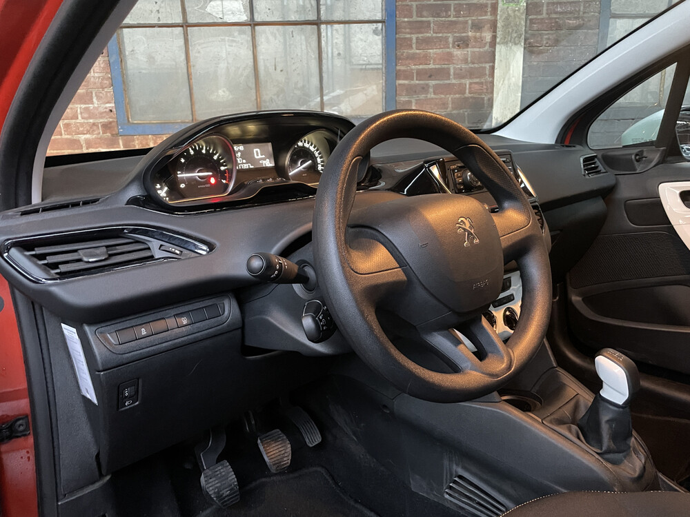 Peugeot 208 111hp 2018.