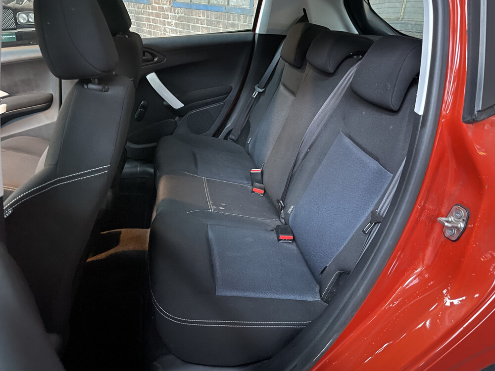 Peugeot 208 111hp 2018.