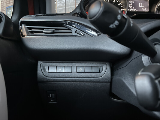 Peugeot 208 111hp 2018.