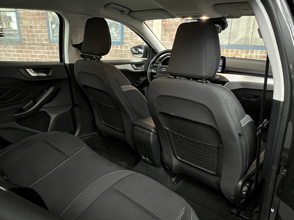 Ford Focus Wagon EcoBoost Trend Edition Business 2019 -Orig NL-, XS-059-H.