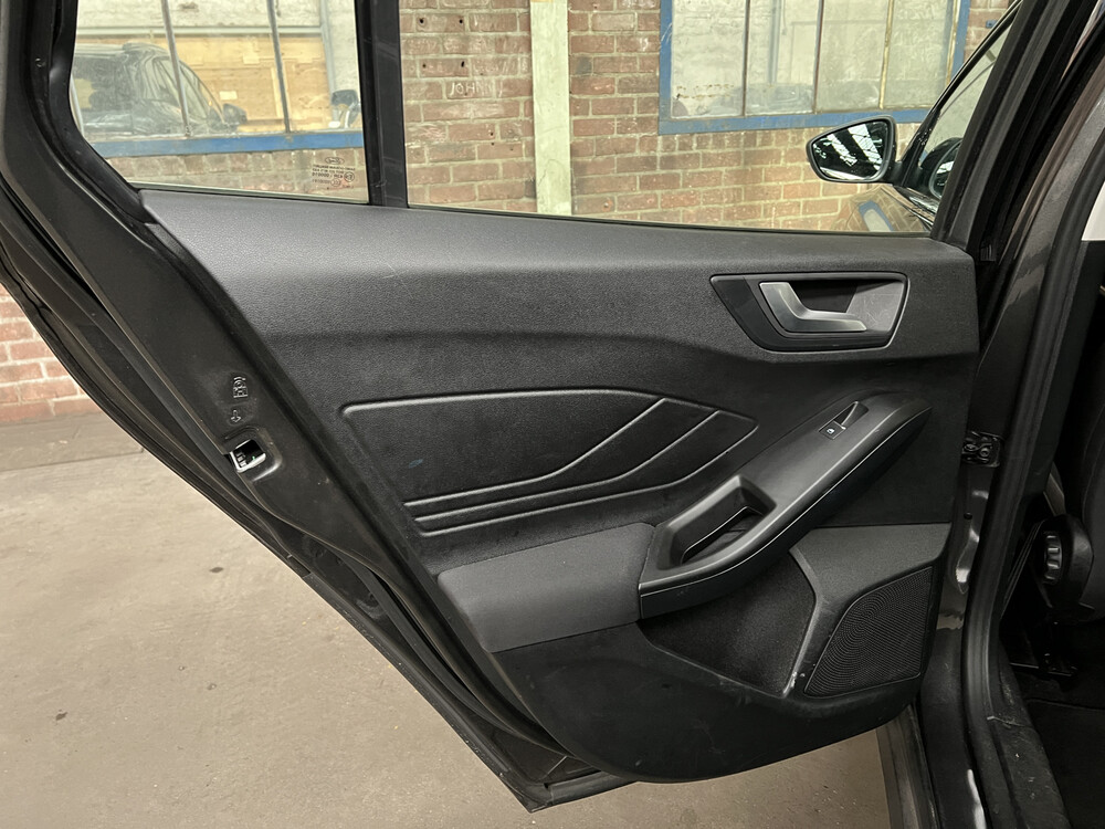 Ford Focus Wagon EcoBoost Trend Edition Business 2019 -Orig NL-, XS-059-H.