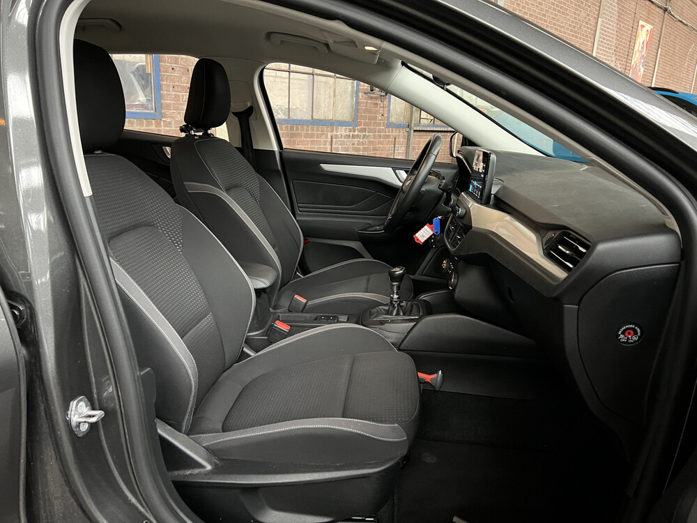 Ford Focus Wagon EcoBoost Trend Edition Business 2019 -Orig NL-, XS-059-H.