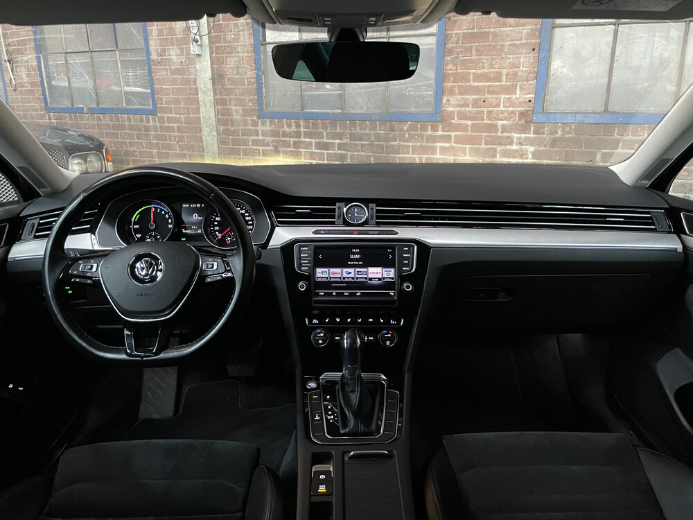 Volkswagen Passat Variant GTE Highline 204PS 2015 -Orig. NL-, HS-745-X