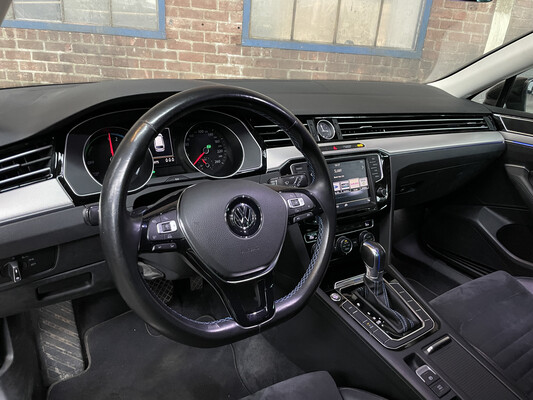 Volkswagen Passat Variant GTE Highline 204PS 2015 -Orig. NL-, HS-745-X