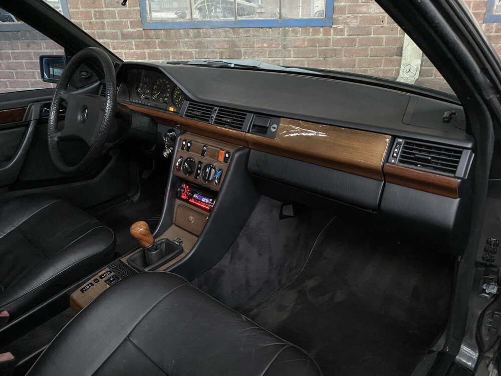 Mercedes-Benz 230CE Coupe 132pk 1989 -Youngtimer-, ZH-828-D