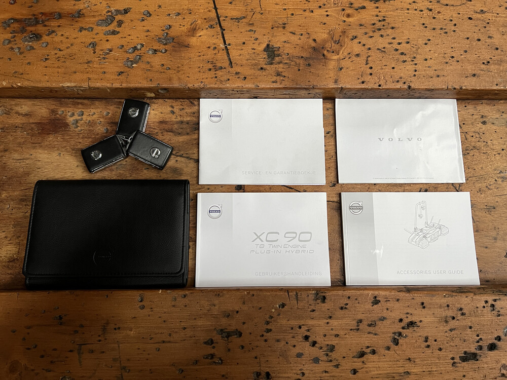 Volvo XC90 2.0 T8 Twin Engine 320hp 2015 7-Person -Org. NL-, HS-691-B.