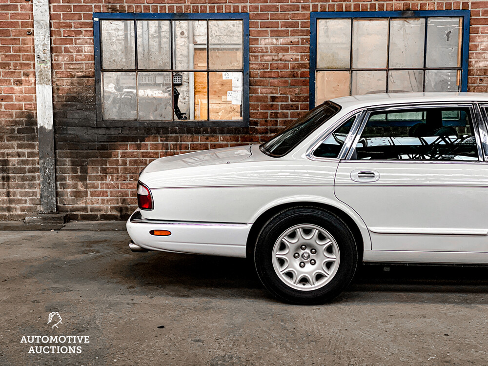 Jaguar Sovereign XJ8 3.2 V8, J-782-XT.