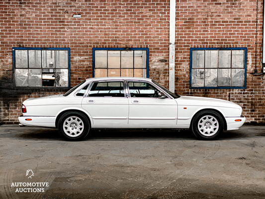 Jaguar Sovereign XJ8 3.2 V8, J-782-XT.