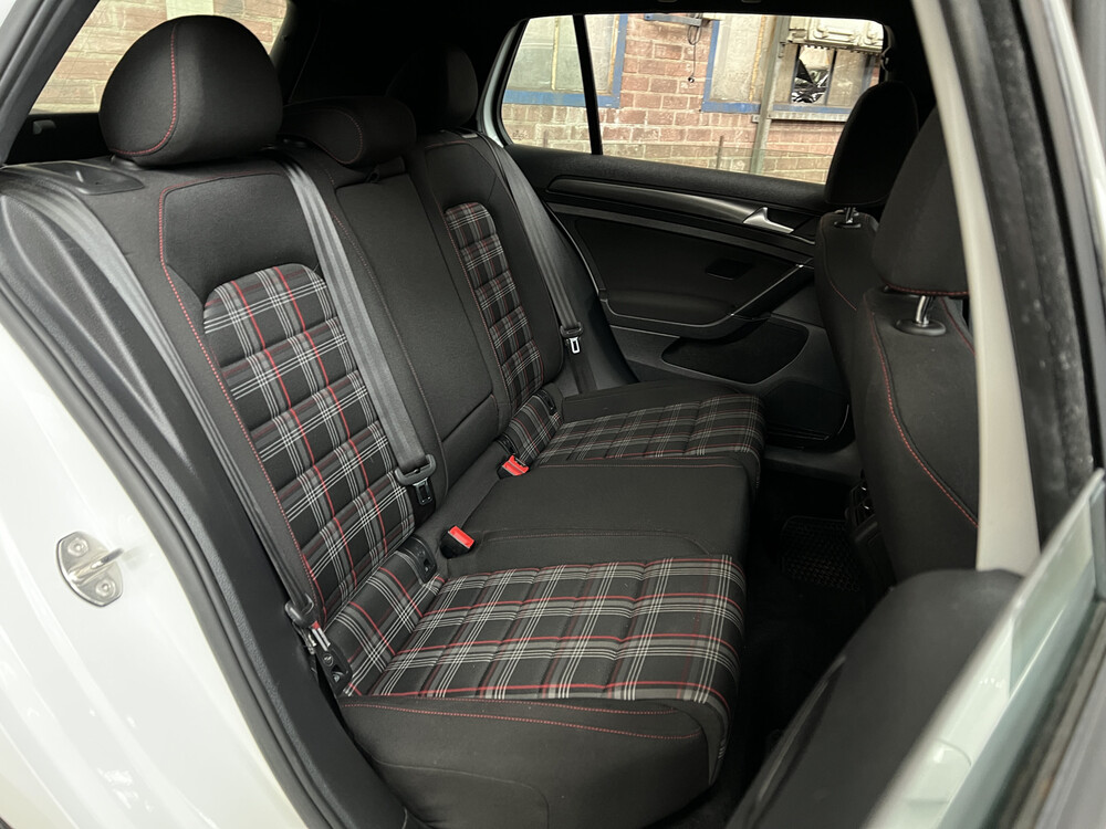 Volkswagen Golf GTI S VII 265hp 2018.