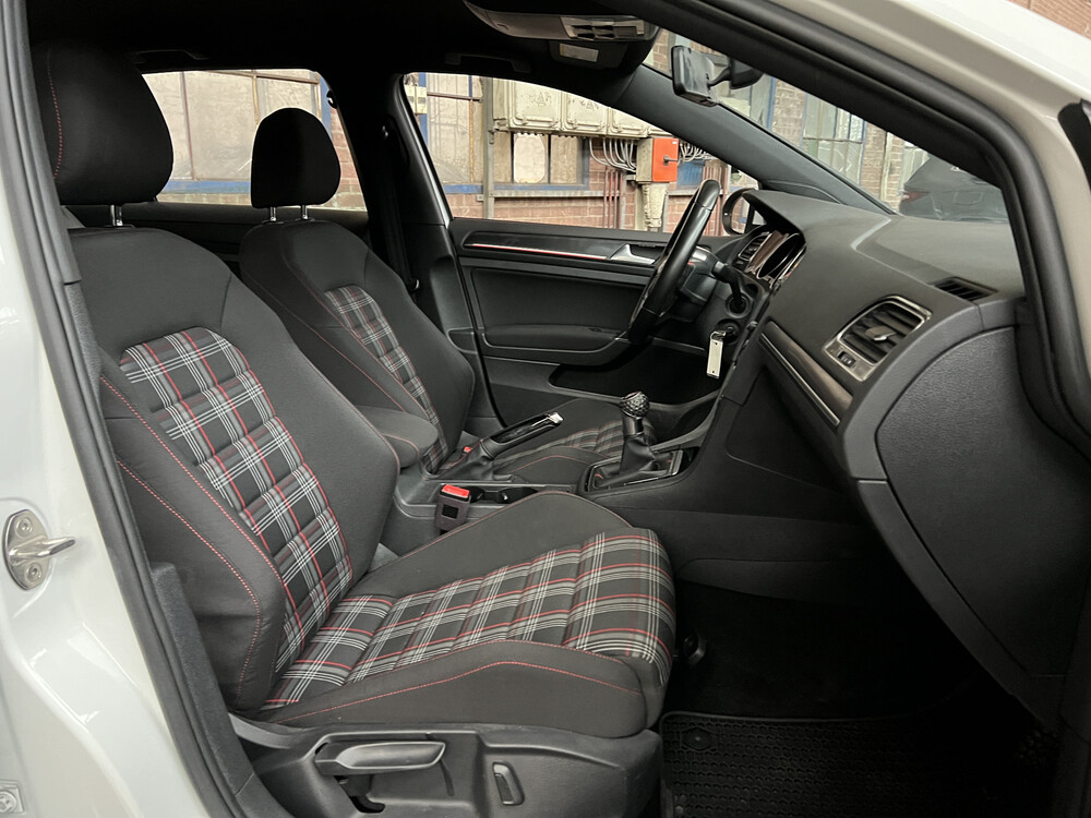 Volkswagen Golf GTI S VII 265hp 2018.