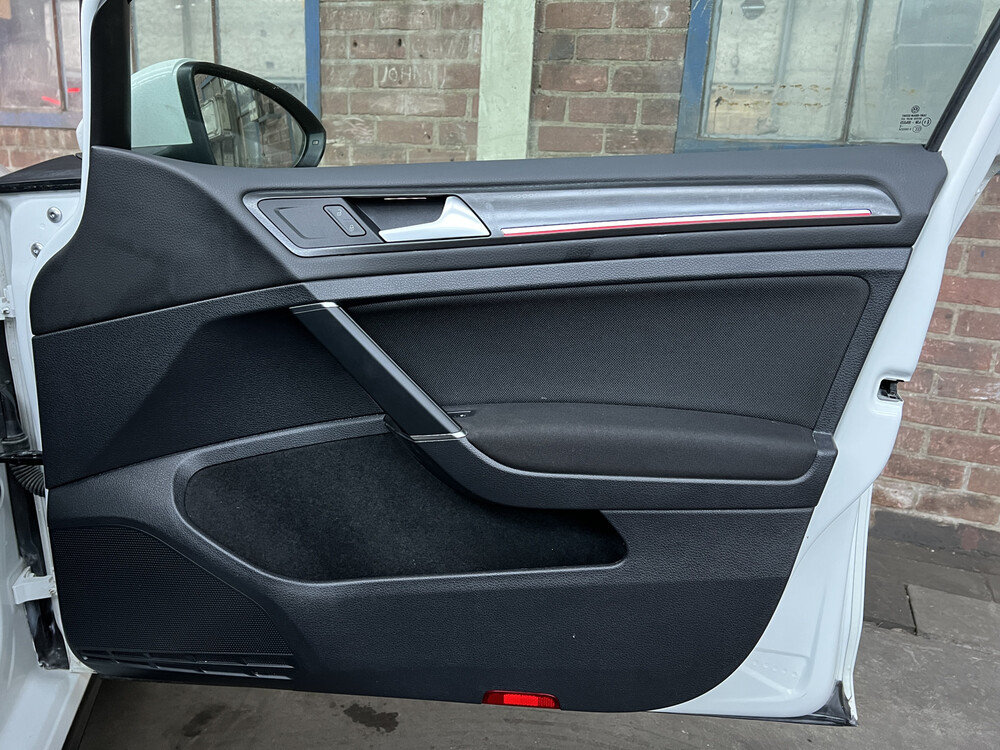 Volkswagen Golf GTI S VII 265hp 2018.