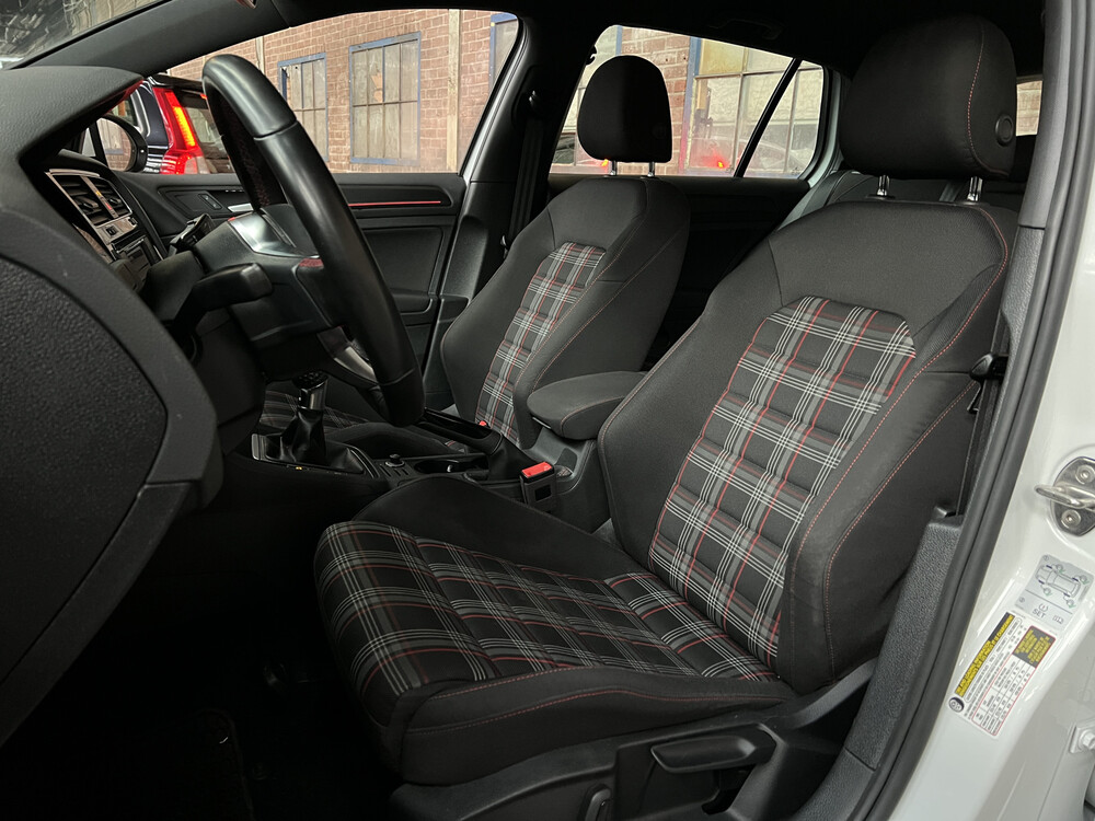 Volkswagen Golf GTI S VII 265hp 2018.