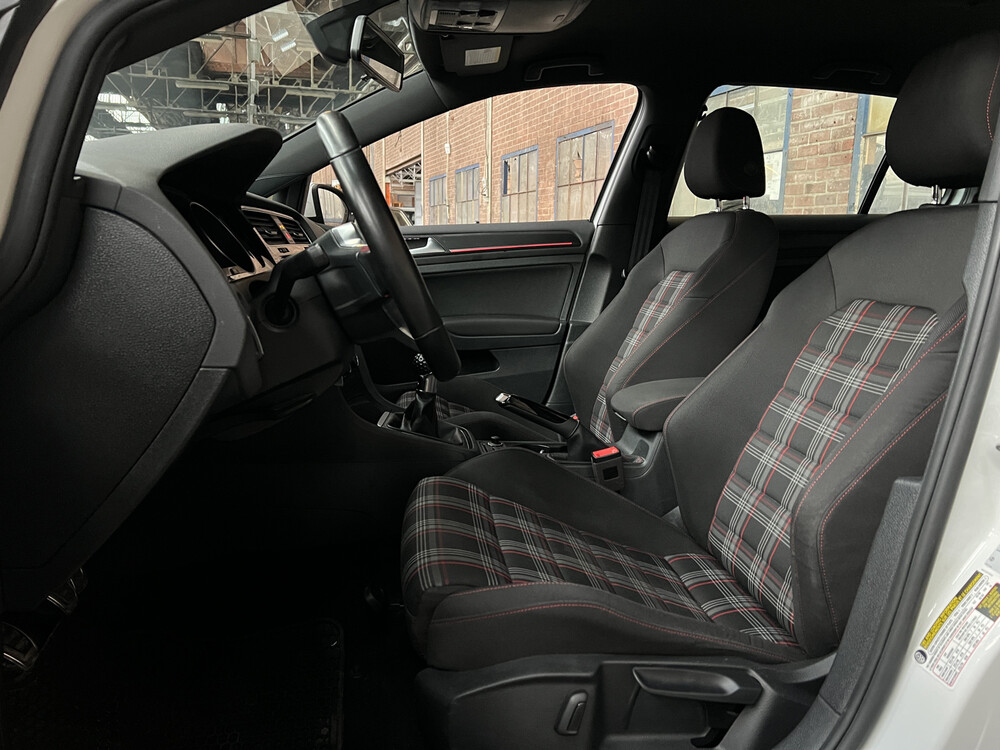 Volkswagen Golf GTI S VII 265hp 2018.