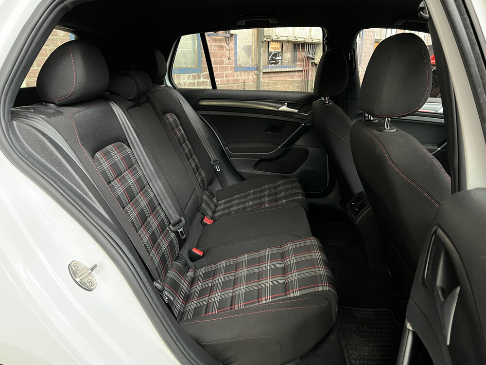 Volkswagen Golf GTI S VII 265hp 2018.