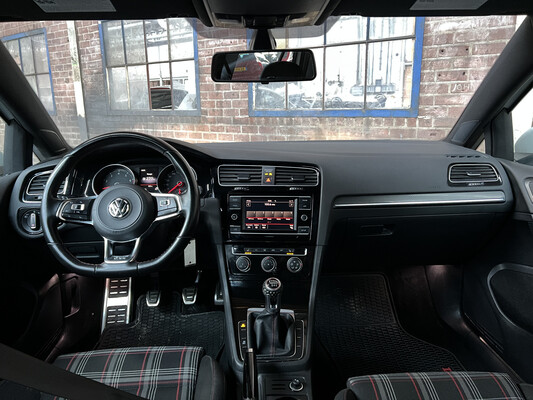 Volkswagen Golf GTI S VII 265PS 2018.