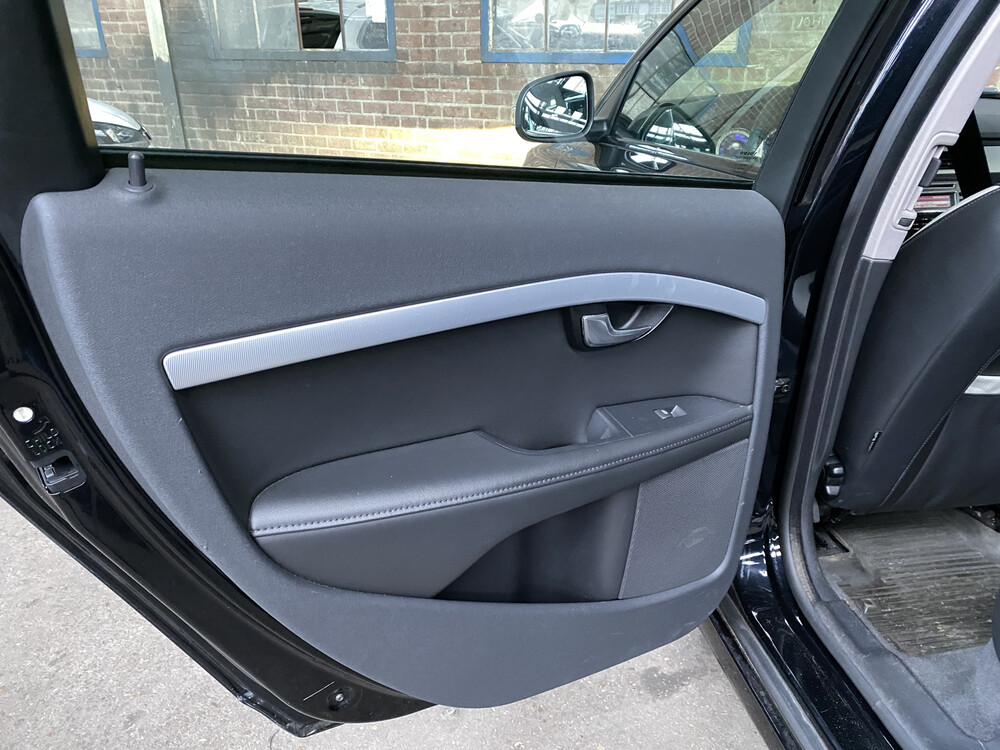 Volvo V70 R-Edition 203PS 2011 -Orig. NL-, 62-PBB-1.