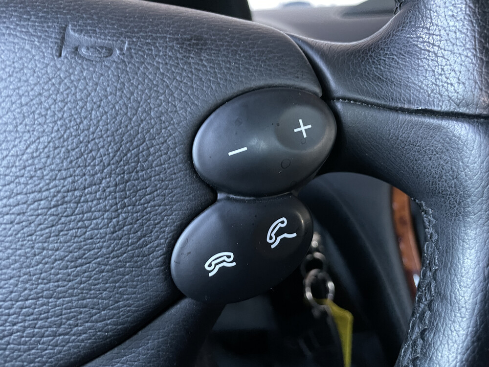 Mercedes-Benz SL500 306hp 2001 SL Class -Org. NL-, 82-HN-RG.