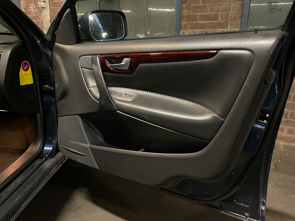 Volvo V70 2.4T Gtr. C.L. 200hp 2001, 65-PL-FK.