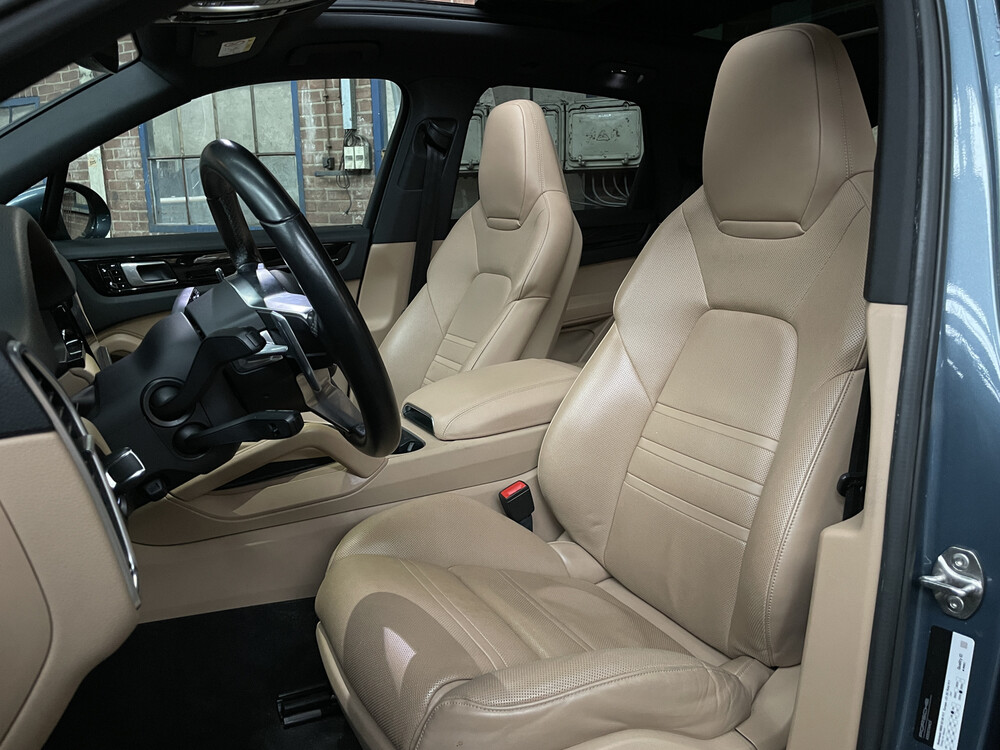 Porsche Cayenne 3.0 V6 340PS 2018 NEUMODELL -Orig. NL-, ST-296-D