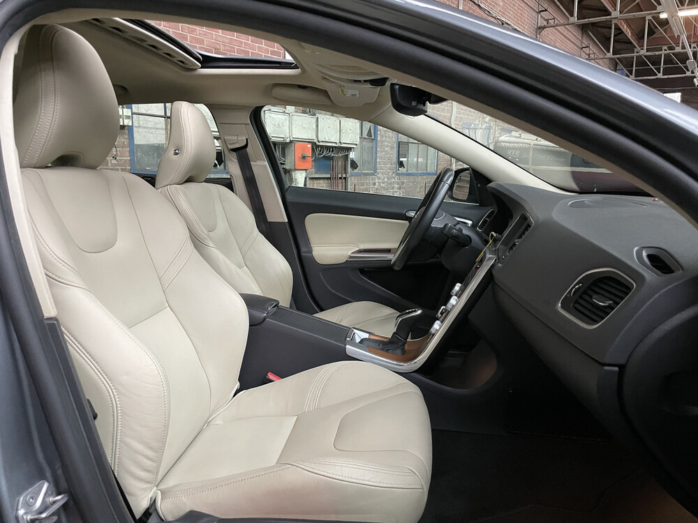 Volvo S60 T5 234hp 2016