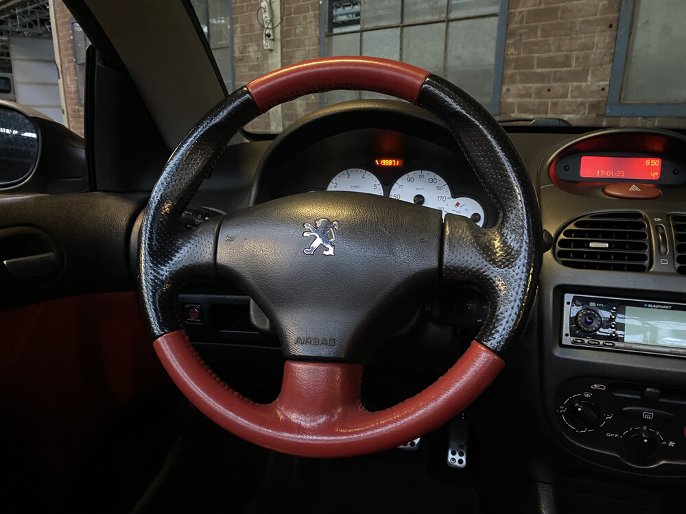 Peugeot 206cc 2.0-16V 136pk 2002, 58-ZF-NG