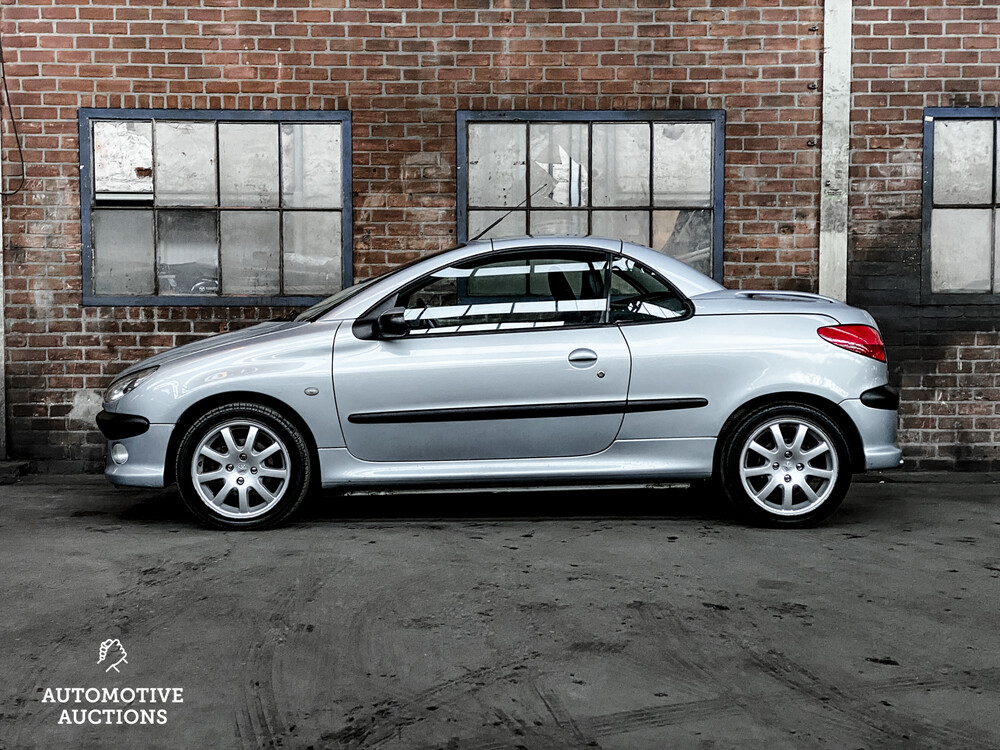 Peugeot 206cc 2.0-16V 136pk 2002, 58-ZF-NG