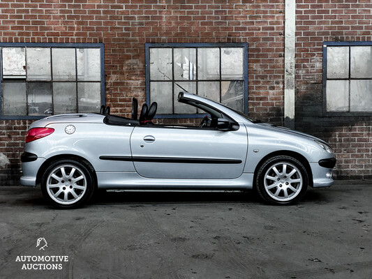 Peugeot 206cc 2.0-16V 136pk 2002, 58-ZF-NG