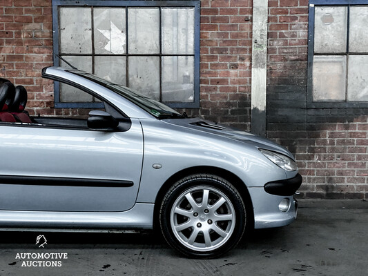 Peugeot 206cc 2.0-16V 136pk 2002, 58-ZF-NG