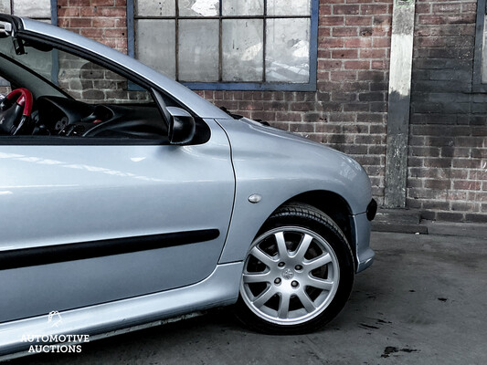 Peugeot 206cc 2.0-16V 136pk 2002, 58-ZF-NG