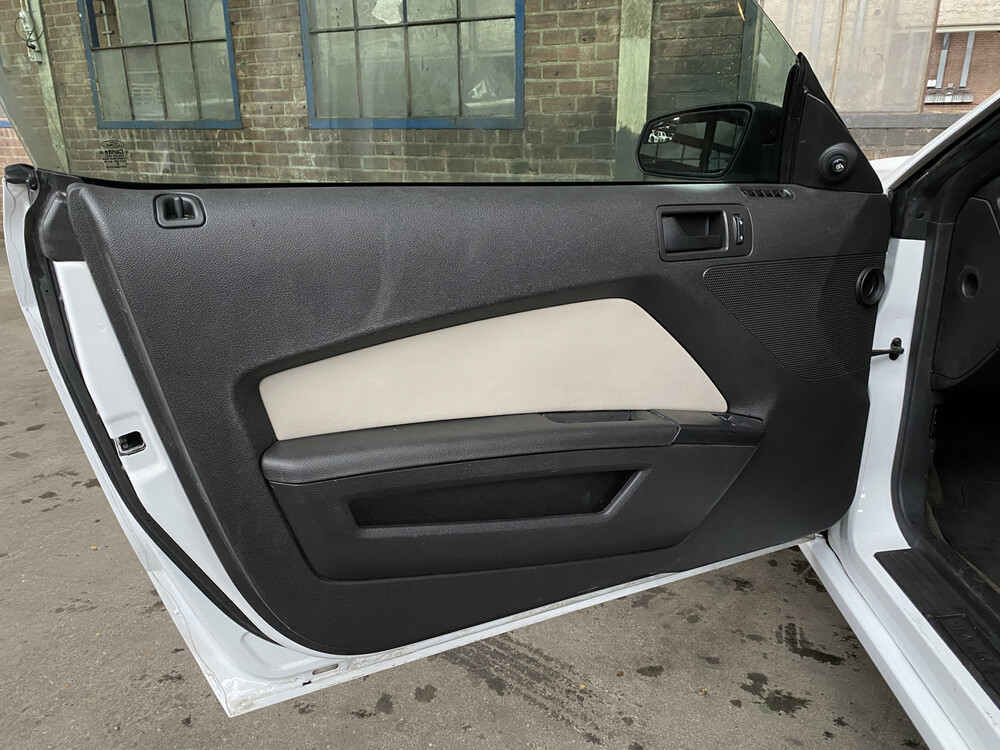 Ford Mustang V6 3.7L 305pk 2013