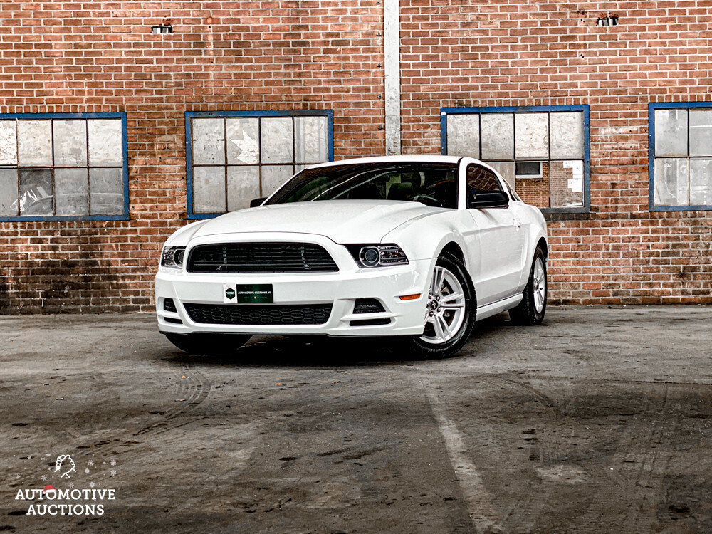 Ford Mustang V6 3.7L 305pk 2013