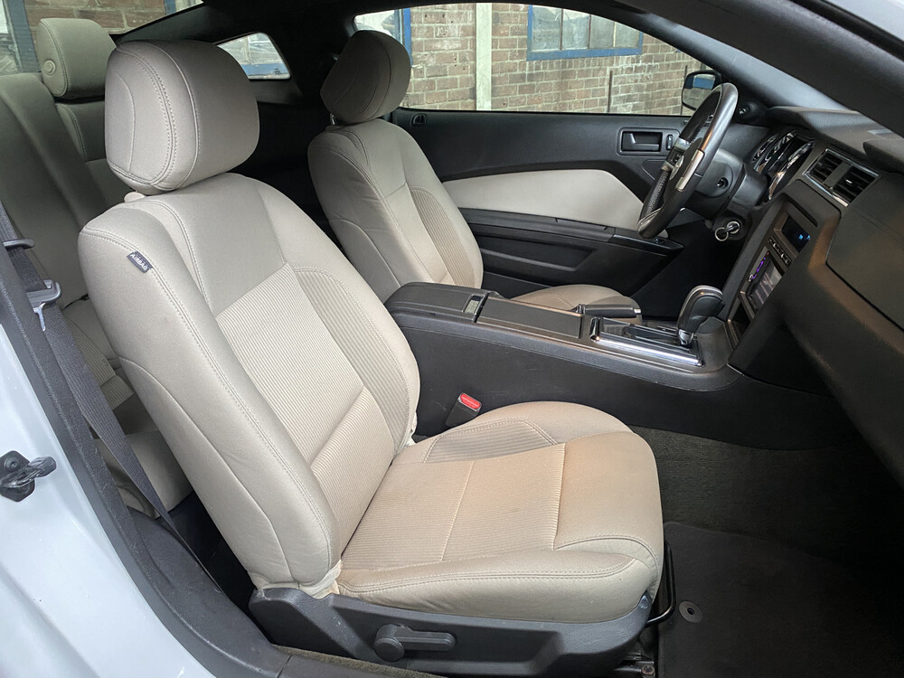 Ford Mustang V6 3.7L 305pk 2013