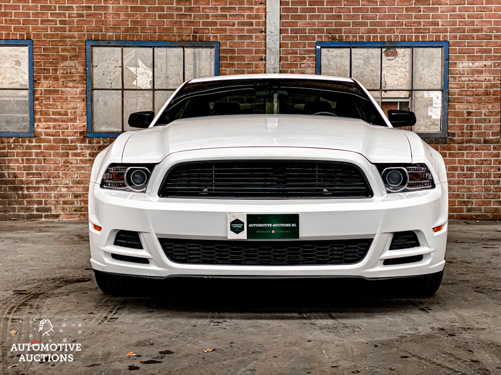 Ford Mustang V6 3.7L 305pk 2013