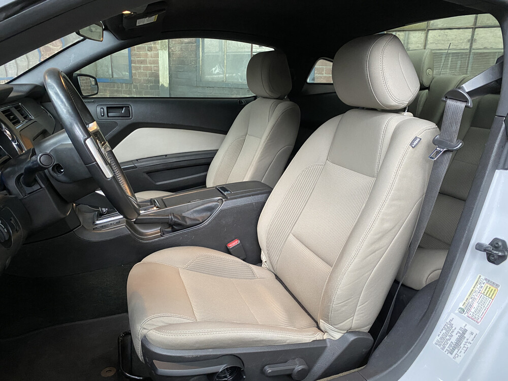 Ford Mustang V6 3.7L 305pk 2013