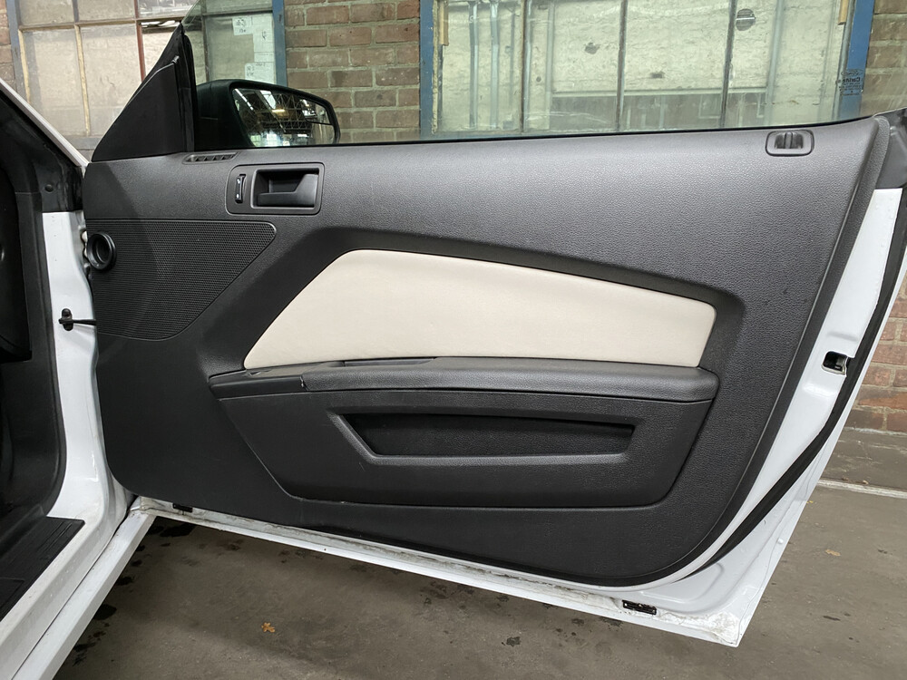 Ford Mustang V6 3.7L 305pk 2013