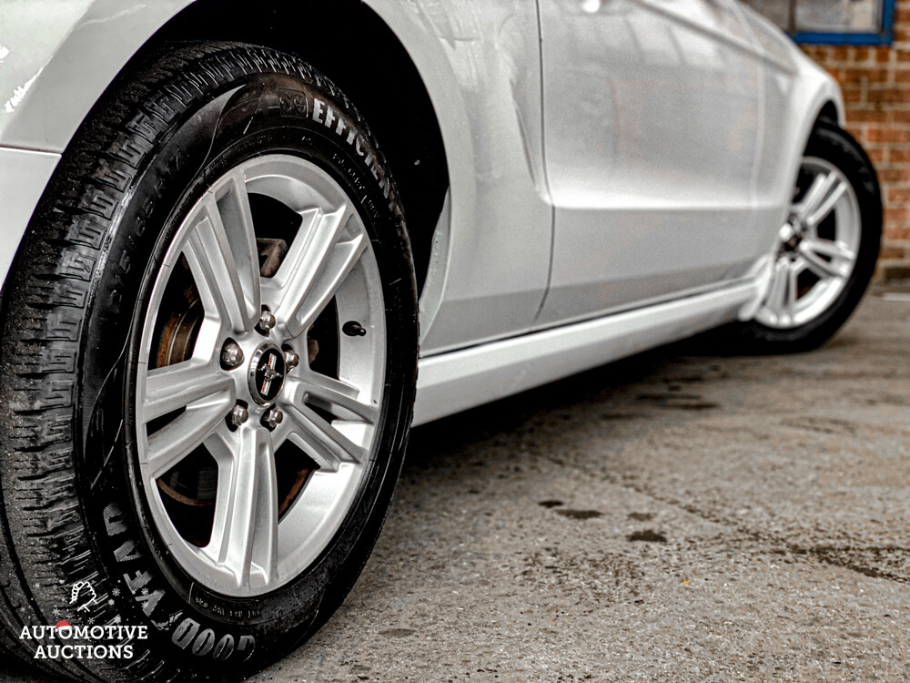 Ford Mustang V6 3.7L 305pk 2013