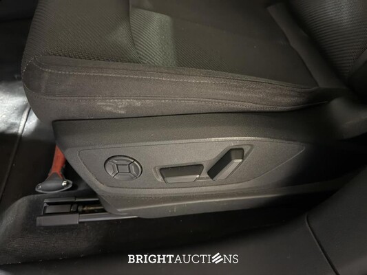 Audi e-tron 50 Quattro Business Edition 71 kWh 313pk 2020 (Origineel-NL + 1e Eigenaar), K-574-JS